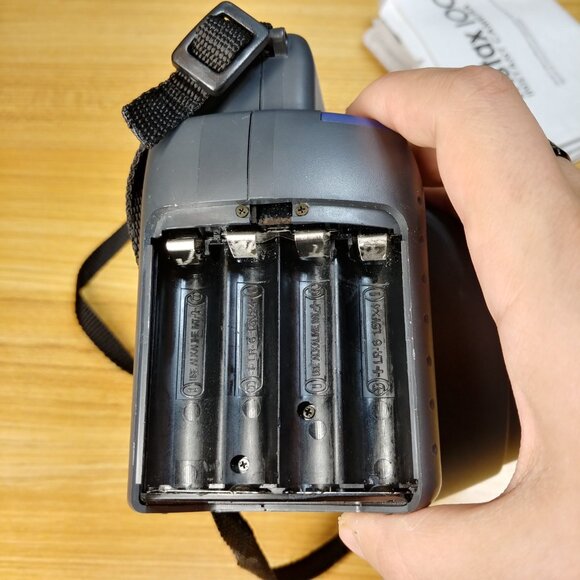 Vintage Fujifilm Instax 100 Instant Film Camera Wide Format Fujinon Lens JAPAN - Picture 7 of 12